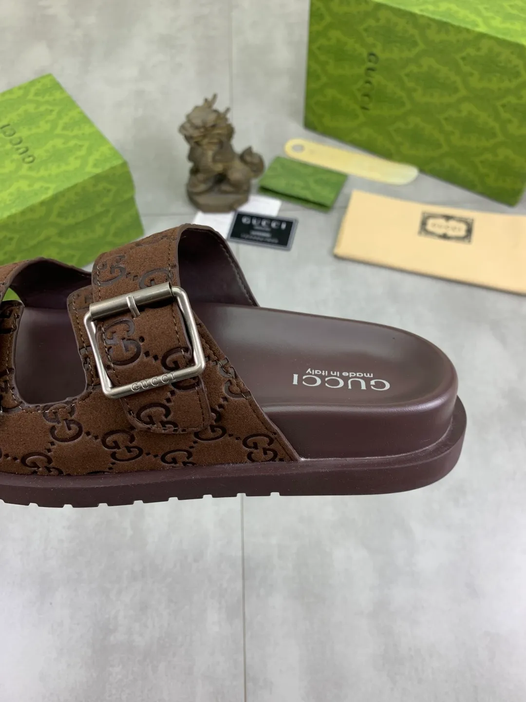 Men's Men's Shoes💰P340💰[New Style]🎁🎁🎁 High-quality GUCCI new casual slippers for the Year of the Snake, original official website, perfect workmanship, transmitting a kind of noble luxury, sublimating its definition of luxury in Gucci's high-end extraordinary craftsmanship. Original Gucci double G combination outsole, code number: 38-44 (45 customized)